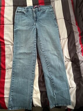 Gloria Vanderbilt Light Blue Straight-Leg Jeans